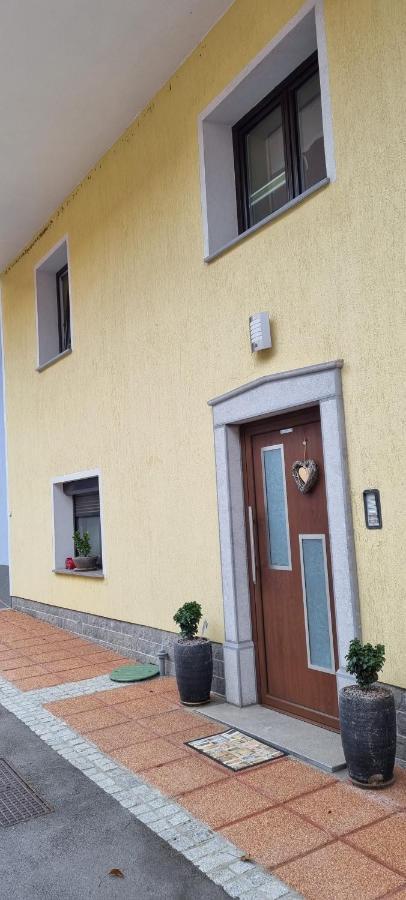 Apartma Zele Postojna Zewnętrze zdjęcie